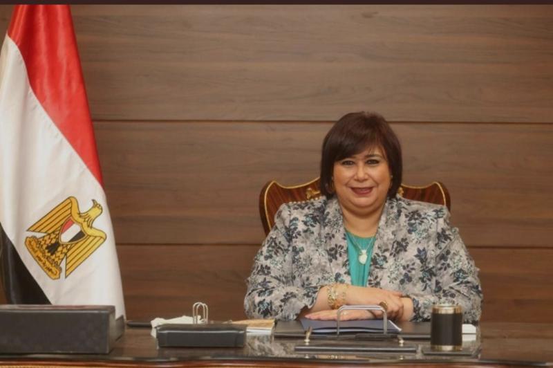 وزيرة الثقافة 