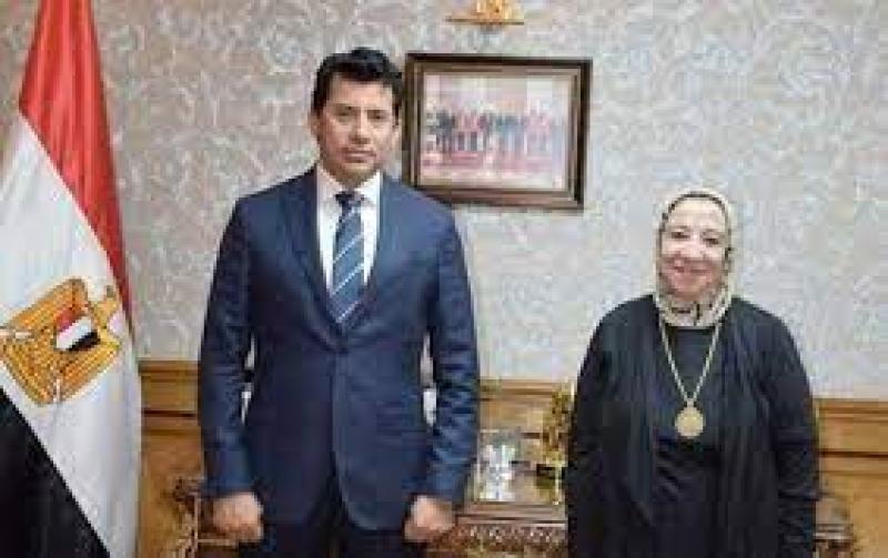 وزير الرياضة والدكتورة حياة خطاب 
