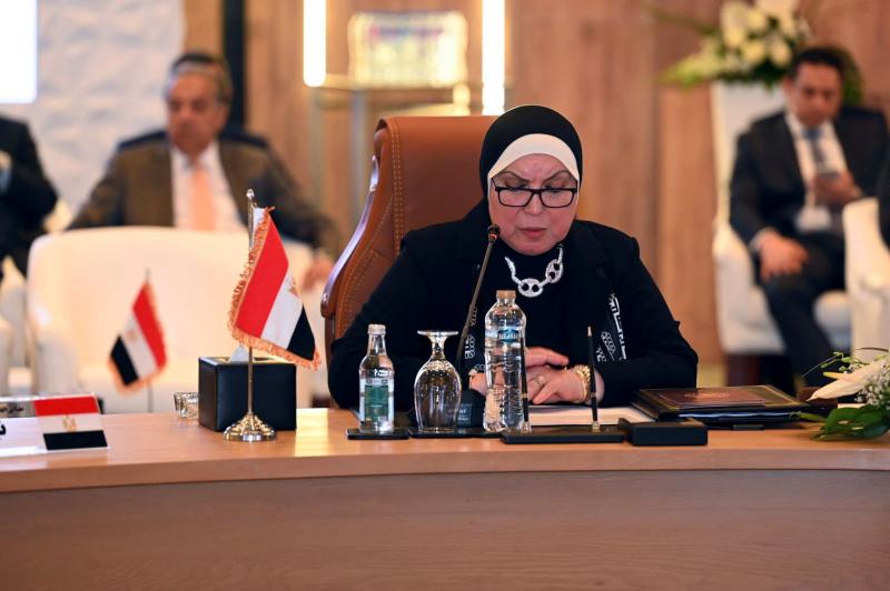 نيفين جامع 