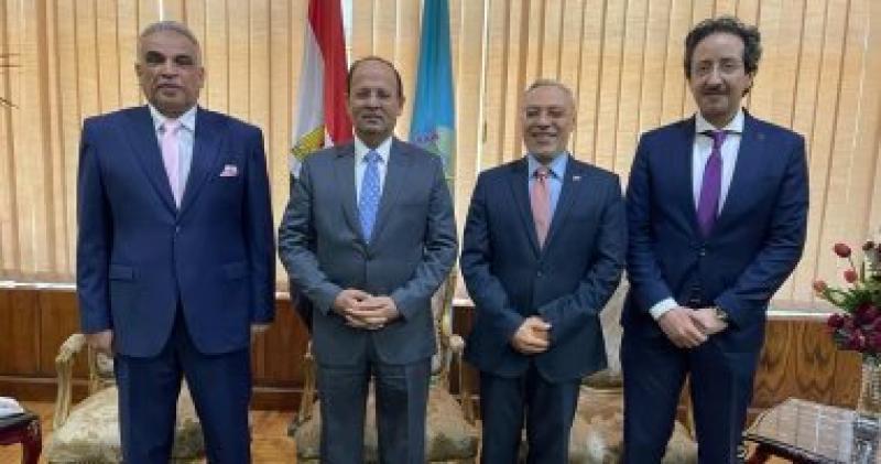 رئيس جامعة طنطا يستقبل سفير باكستان