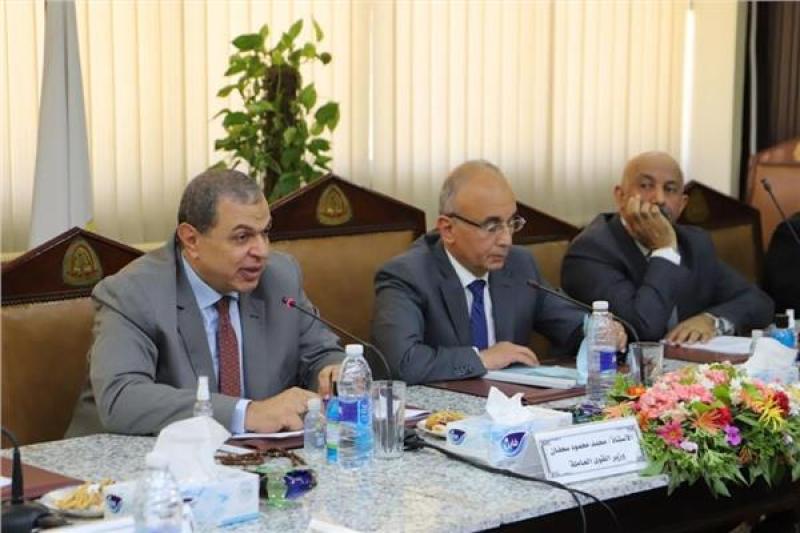 وزير القوى العاملة