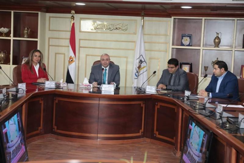 محافظ بني سويف ونائب وزير الاتصالات يشهدان تنفيذ ورشة عمل حول التحول الرقمي للعاملين بالجهاز الإداري