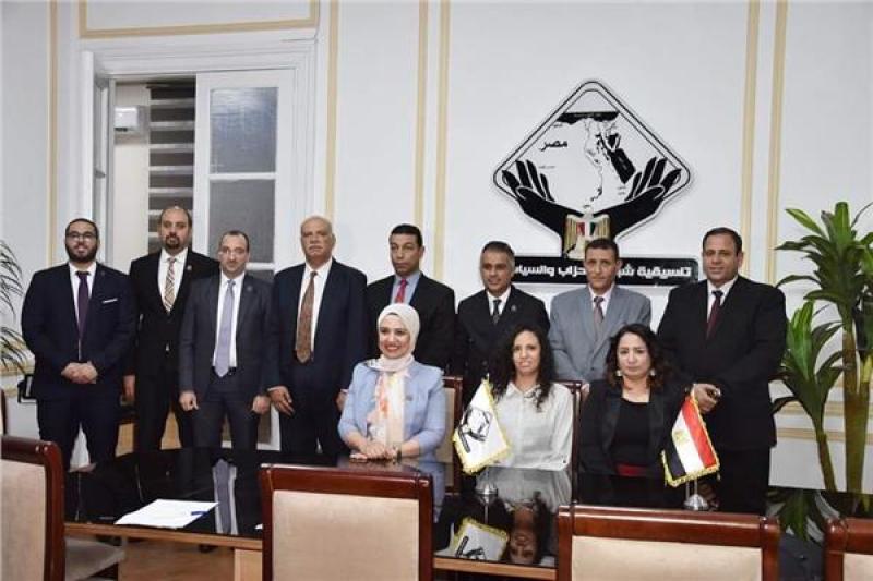 وفد من تنسيقية شباب الأحزاب والسياسيين يلتقي بالدكتور محمد ناصف رئيس الهيئة العامة لتعليم الكبار