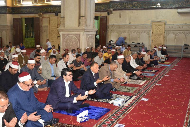محافظ الشرقية خلال الاحتفال 