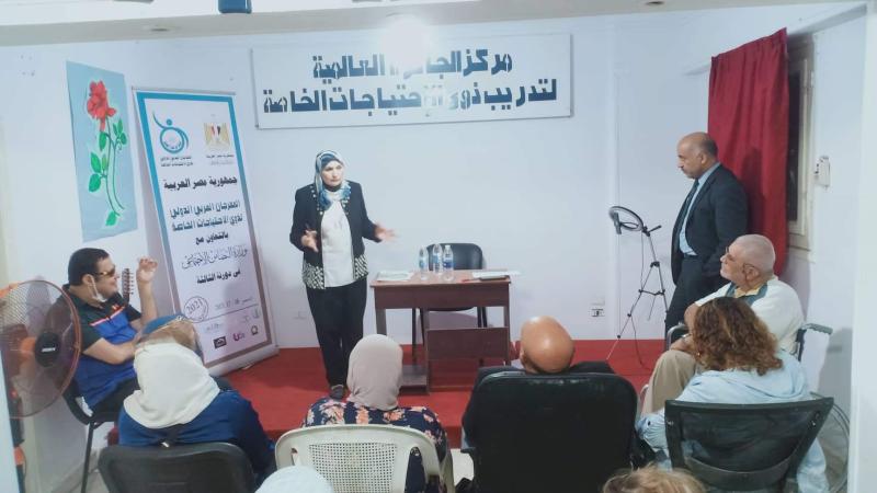 جانب من الندوة