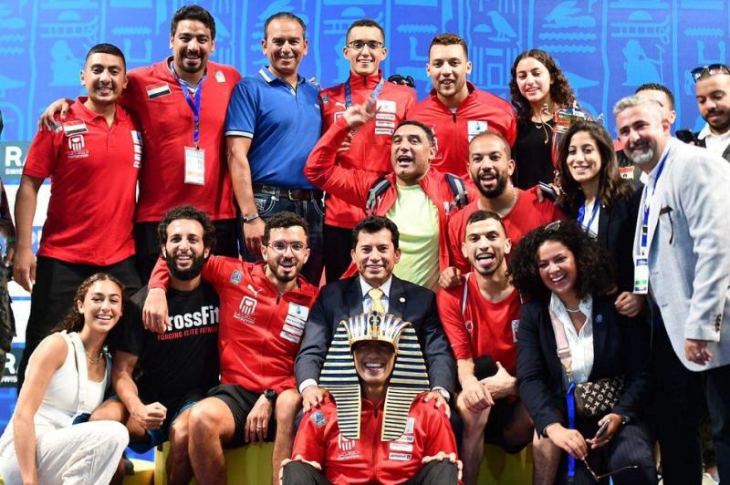 الدكتور أشرف صبحي وزير الشباب والرياضة يحتفل مع المنتخب الوطني للخماسي الحديث