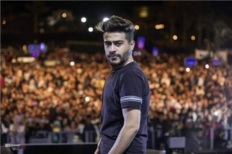 المطرب أحمد كامل