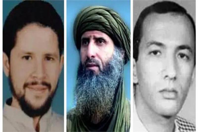 من اليمين سيف العدل يلية مبارك العنابي ثم عبد الرحمن المغربي