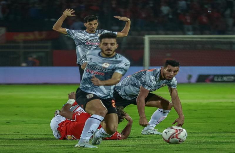  الأهلي يتعادل مع فاركو