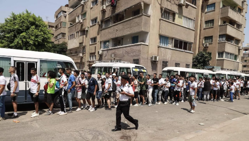 انتظام جماهير الزمالك قبل التحرك الي الجونة