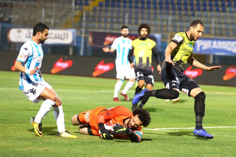 المقاولون العرب يلتقى بيراميدز