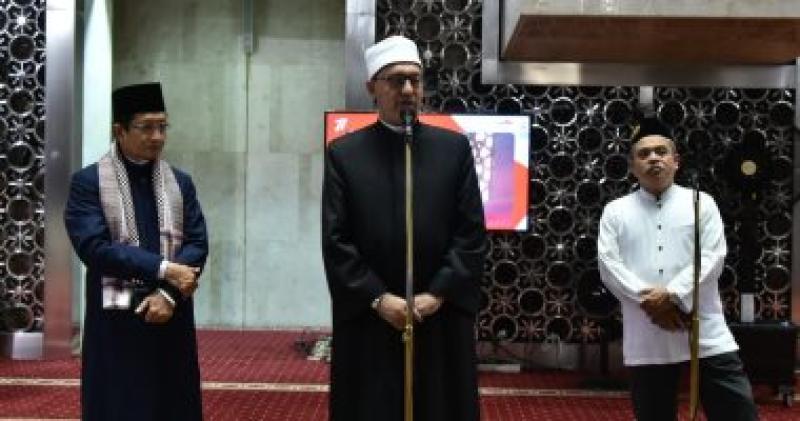 الدكتور نظير عياد خلال زيارته لدولة إندونيسيا