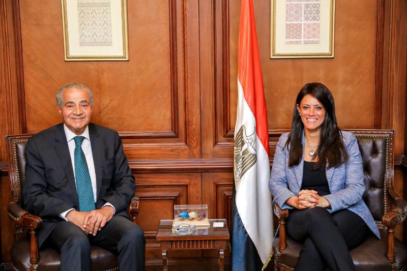 وزيرا التعاون الدولي والتموين