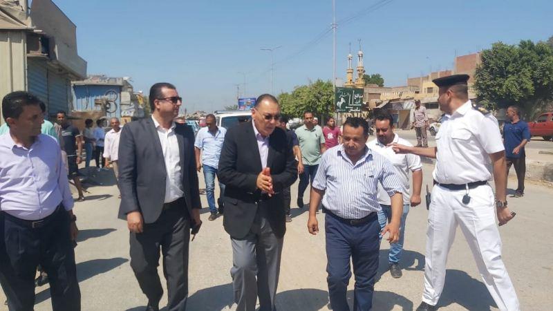 محافظ الشرقية يتفقد ميدان المحطة ببلبيس 