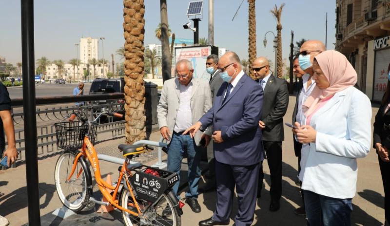 المحافظ يتفقد محطات كايرو بايك 