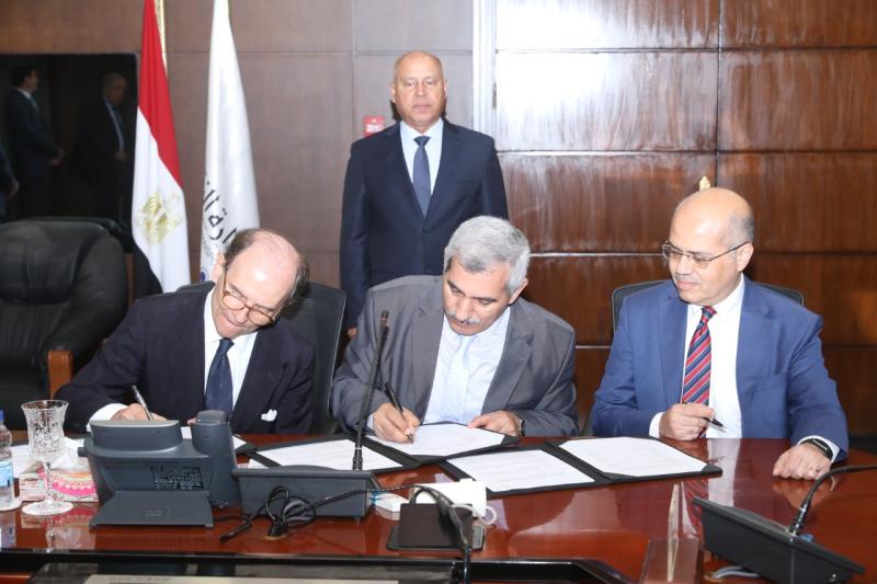  توقيع عقد تصنيع وتوريد عدد (7) قطارات نوم فاخرة