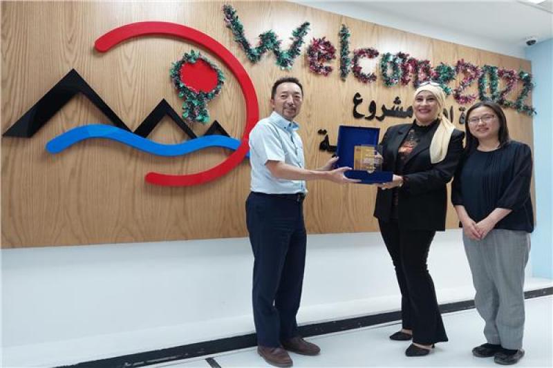 محافظ أسيوط يشيد بحصول المدرسة المصرية اليابانية على درع هيئة التعاون الدولى