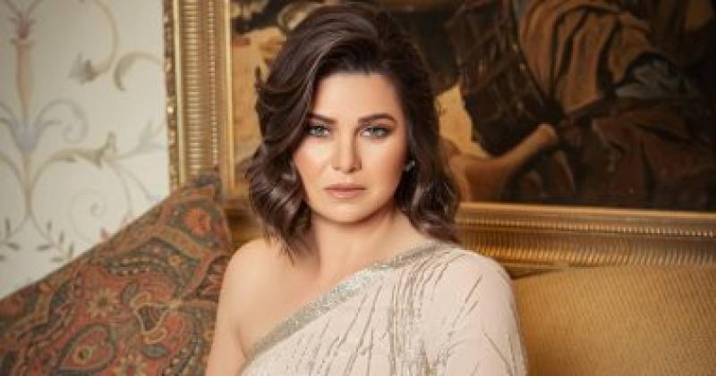 يسرا اللوزي