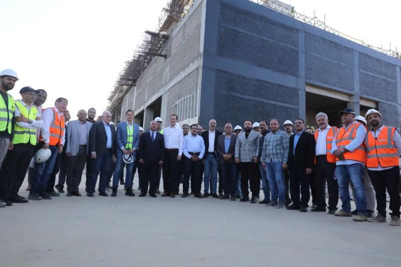  وزير النقل والرئيس التنفيذي لشركة سيمنز موبيليتي يتفقدان محطة العاصمة الإدارية الجديدة
