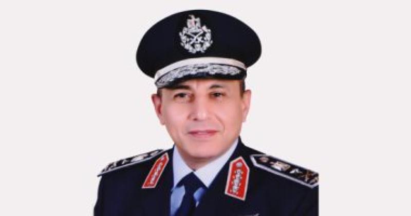 الفريق محمد عباس وزير الطيران الجديد
