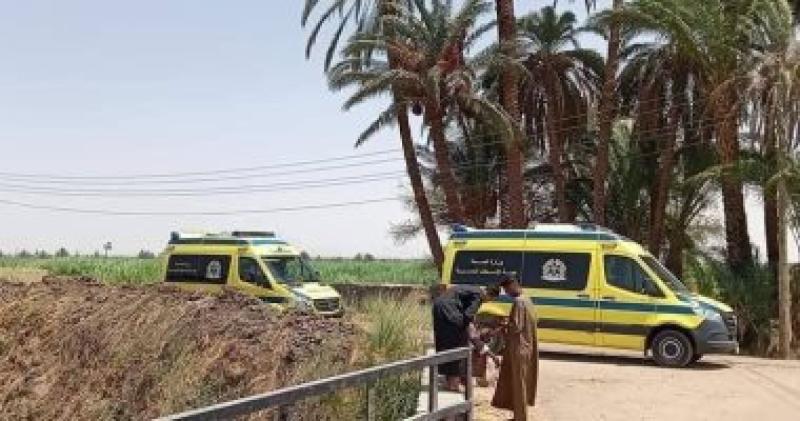 سقوط سيارة فى ترعة بالأقصر