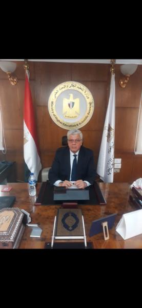 الدكتور محمد أيمن وزير التعليم العالي