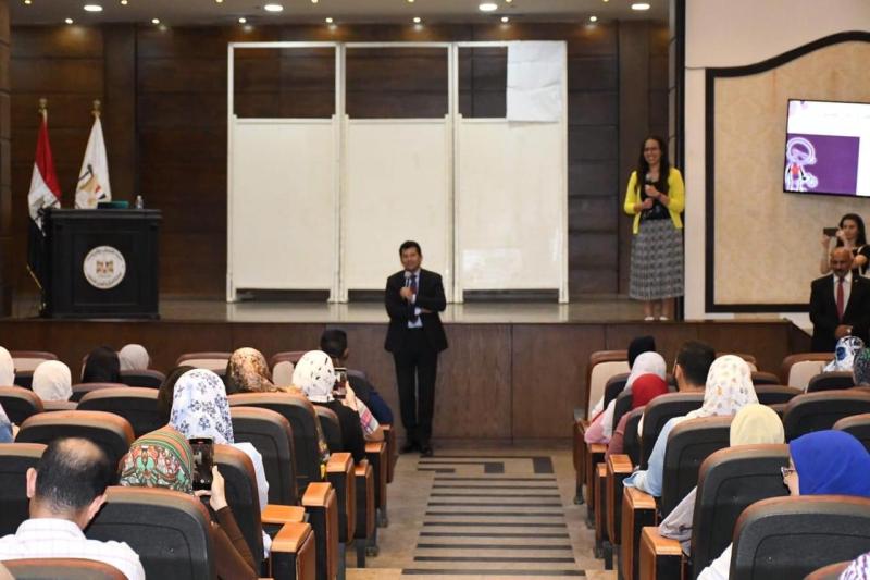 وزير الشباب والرياضة يشهد فعاليات البرنامج التدريبي لمتدربي مكتب فن ادارة الحياة