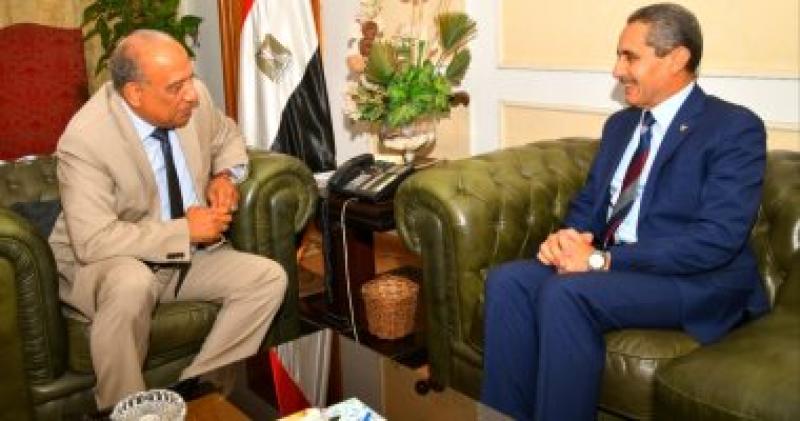 وزير قطاع الاعمال ومحافظ الغربية