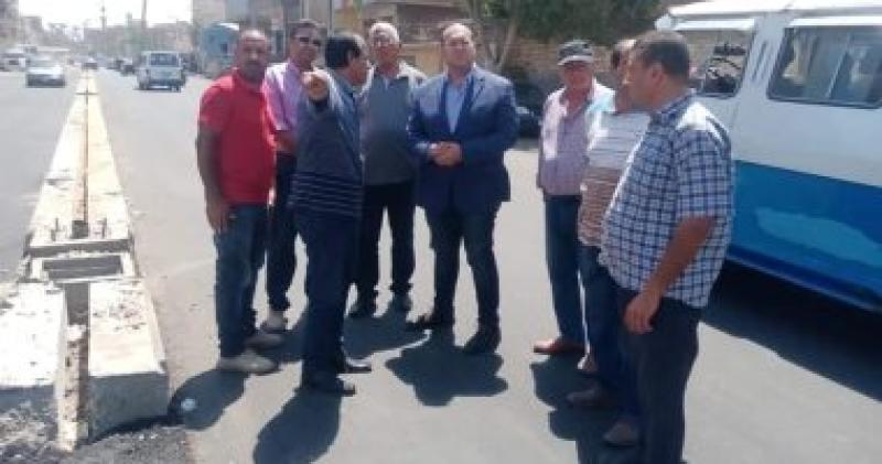 نائب محافظ الجيزة يتفقد مشروعات الرصف والتطوير بمركز البدرشين