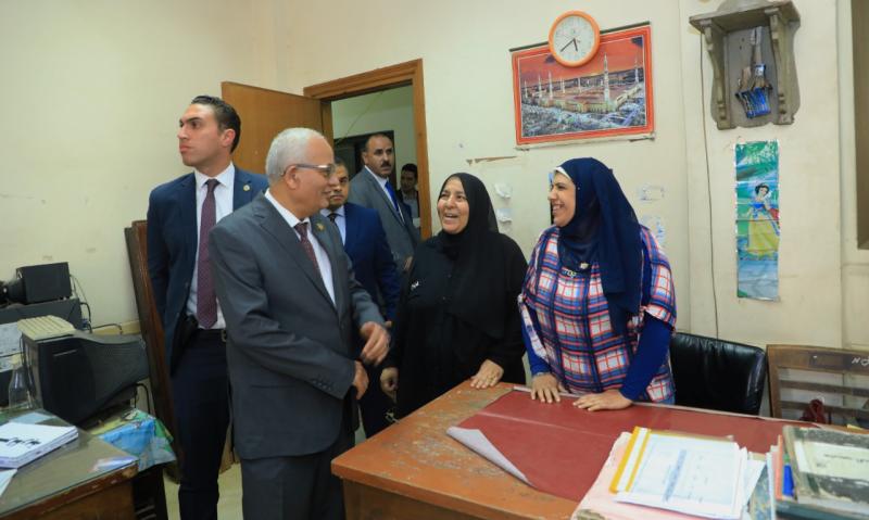 جانب من جولة الوزير 