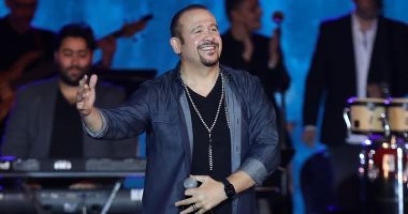 هشام عباس