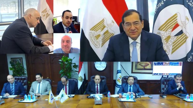 خلال الاجتماع عبر الفيديو كونفرانس