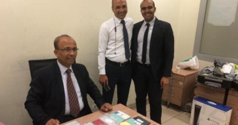 محاوله تهريب عدد من الهواتف المحمولة