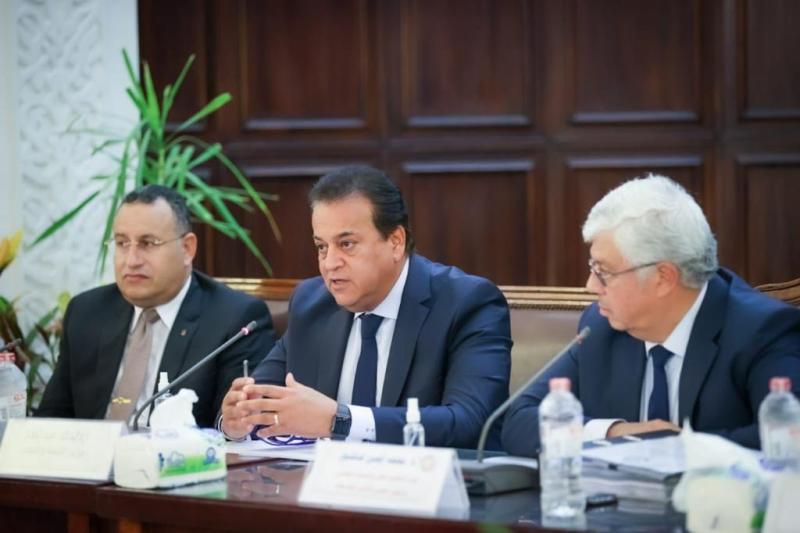 تكريم الدكتور خالد عبدالغفار من وزير التعليم العالي والمجلس الأعلى للجامعات  