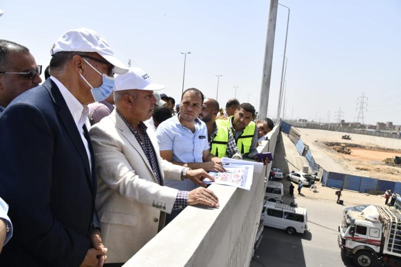 وزير النقل يتابع تطوير الطريق الدائري
