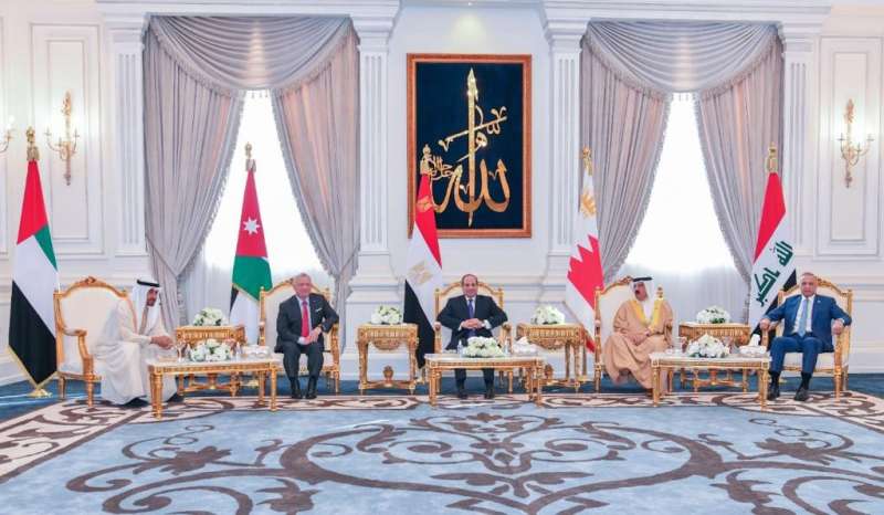 القمة الخماسية 