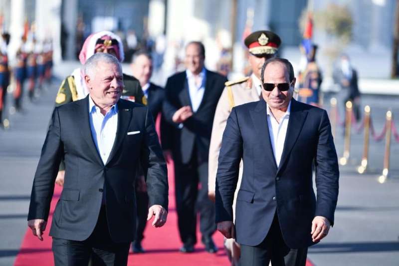 الرئيس يودع عاهل الأردن 