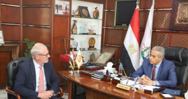 وزير القوى العاملة مع رئيس المنظمة الدولية للهجرة