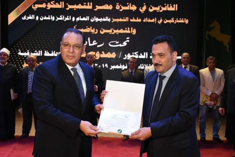 مدير هيئة الابنية التعليمية بالشرقية والدكتور ممدوح غراب