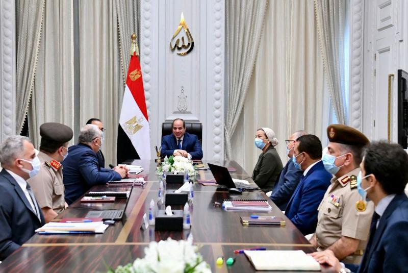 خلال اجتماع