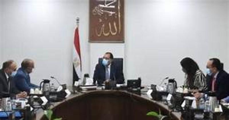 اجتماع وزير التجارة والصناعة مع رئيس الوزراء