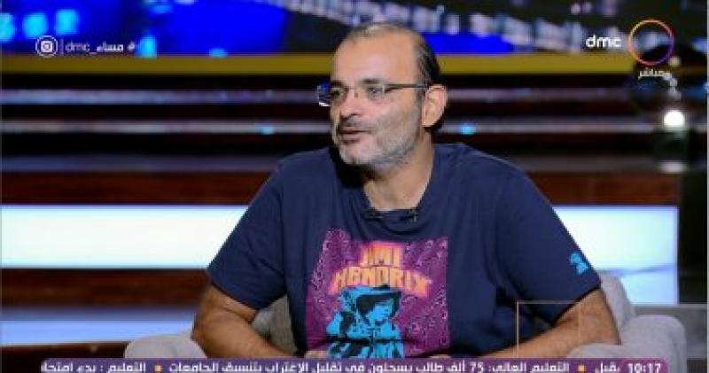  أيمن بهجت قمر  