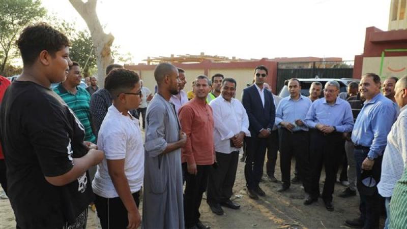 محافظ المنيا يوجه بفحص شكوى أهالي المحرص بملوي لتضررهم من جودة المياه