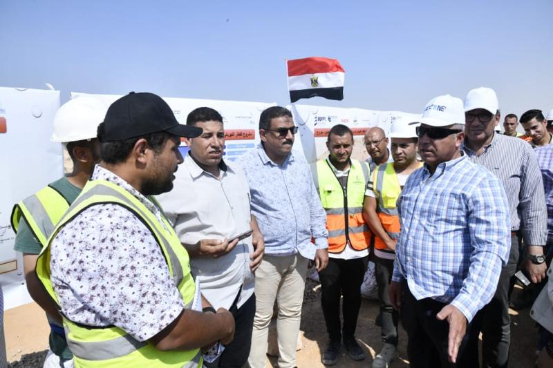 وزير النقل يتابع اعمال تنفيذ الخط الاول من مشروع القطار السريع