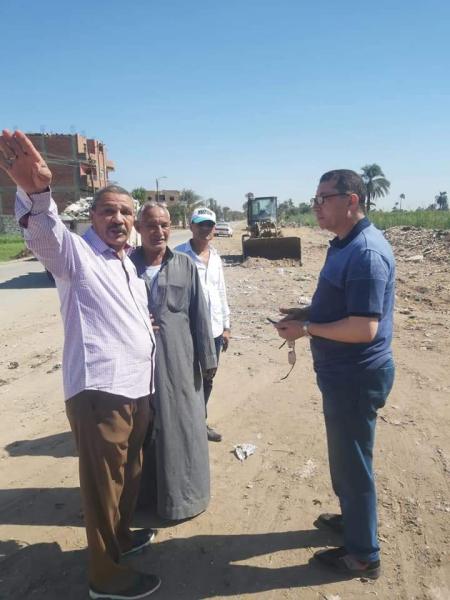 الاشرافعلى  أعمال رفع المخلفات والقمامة بدائرة المركز