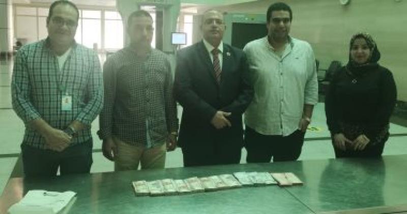 رجال الجمارك و المضبوطات