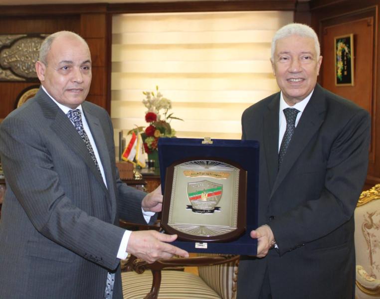 المستشار عزت أبو زيد رئيس هيئة النيابة الإدارية