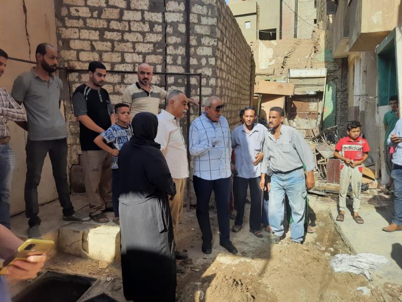 محافظ أسيوط يوجه بتشكيل لجنة لمعاينة العقار المتصدع بحي غرب 