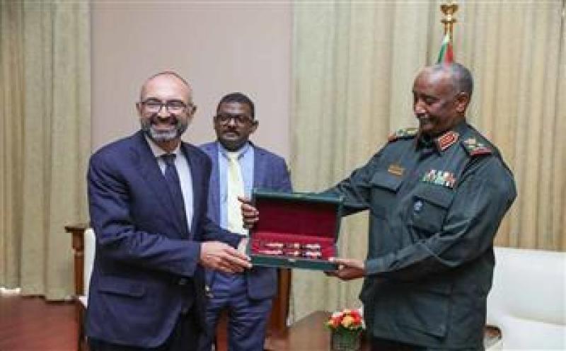 لقاء السفير الإيطالي مع الفريق أول ركن عبد الفتاح البرهان