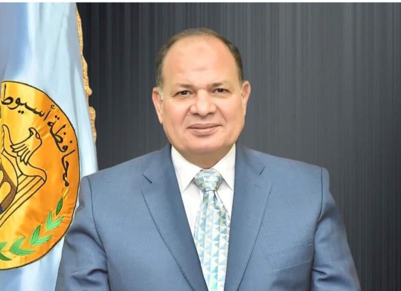 محافظ أسيوط 